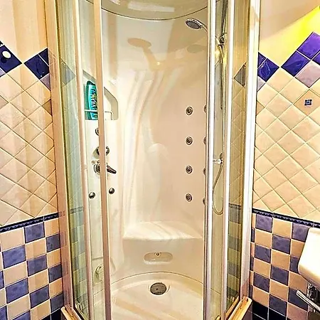 Gr Hotel