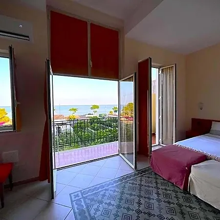 Gr Hotel